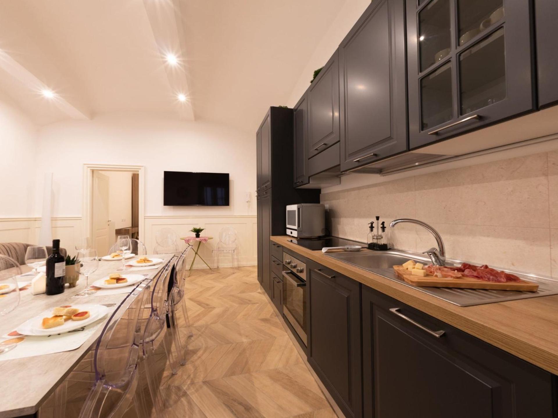 The Best Rent - Elegant Five-Bedrooms Apartment Near Colosseo Rome Luaran gambar
