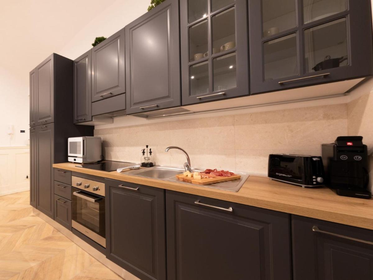 The Best Rent - Elegant Five-Bedrooms Apartment Near Colosseo Rome Luaran gambar